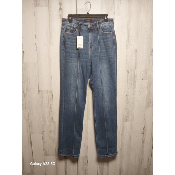 Judy Blue Jeans Straight Fit 11/30 NWT - Picture 1 of 10